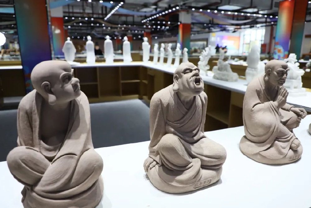 大足石刻文創(chuàng)園大師工作室投用，數(shù)字文化創(chuàng)意軟件開發(fā)再添新動(dòng)力